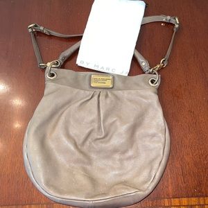 Marc Jacobs tan purse